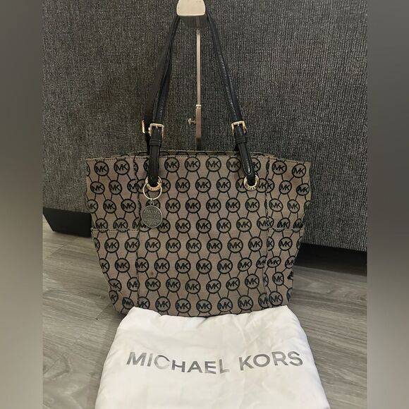 Michael Kors Black and Tan Tote Bag - Picture 2 of 13